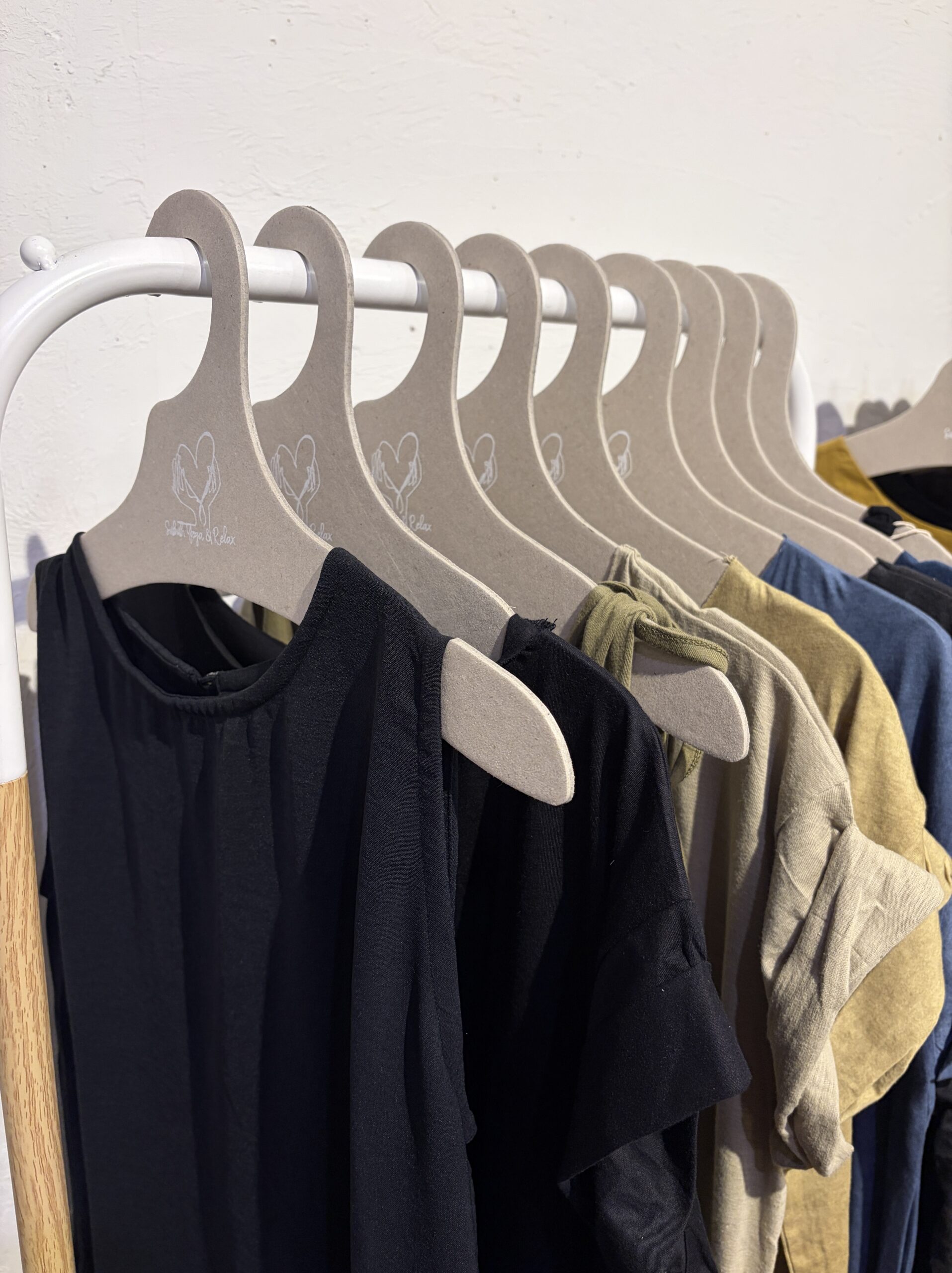 Subuth Yoga & Relax 導入 ラック写真